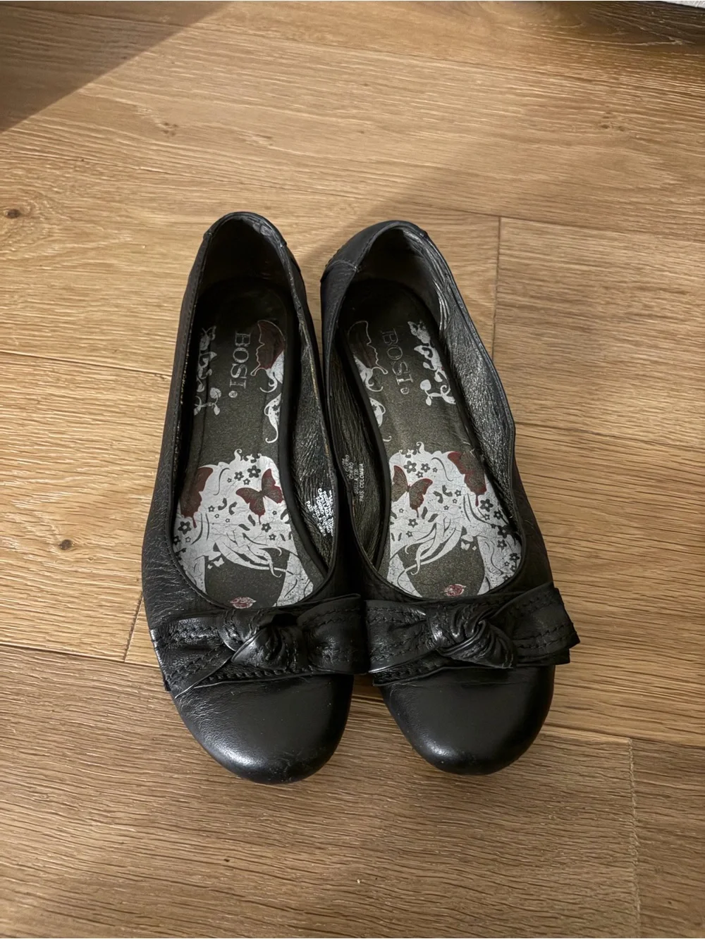 Black Leather Knot Accent Ballet Flats
